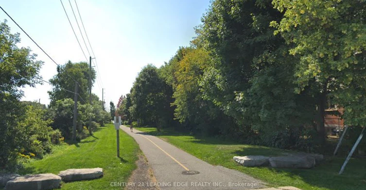 230 Court Street, Oshawa, ON, L1H 4W7 - 9