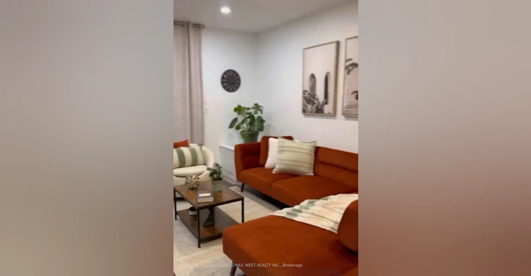 Lower-64 Galt Avenue, Toronto, ON, M4M 2Z1 - 3