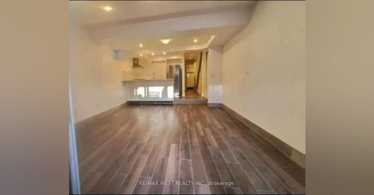 Lower-64 Galt Avenue, Toronto, ON, M4M 2Z1 - 2
