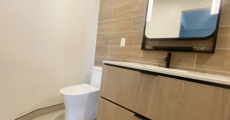 1050 Eastern Ave Avenue, Toronto, ON, M4L 0B7 - 21