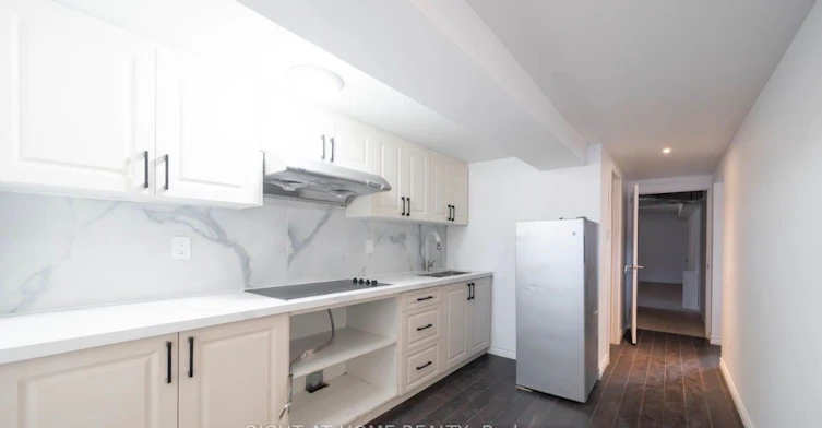 Lower-46 Shrewsbury Square, Toronto, ON, M1T 1L2