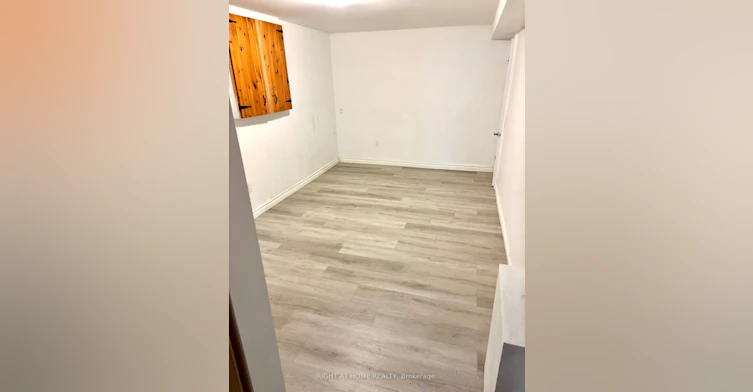Lower-46 Shrewsbury Square, Toronto, ON, M1T 1L2 - 5
