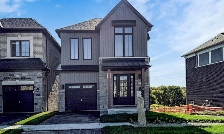 1103 Zircon Manor