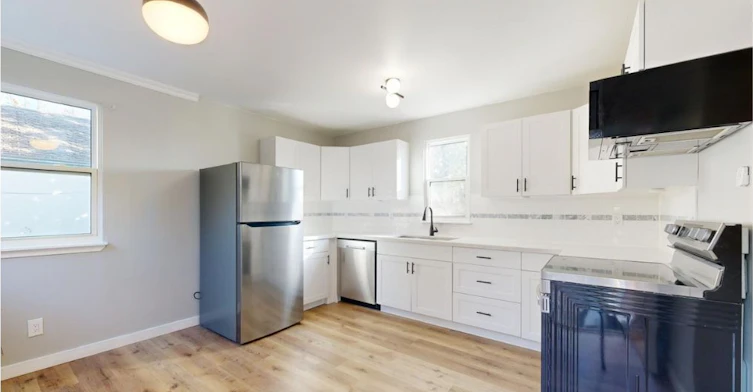 77 Glenburn Avenue, Toronto, ON, M4B 2X7 - 11