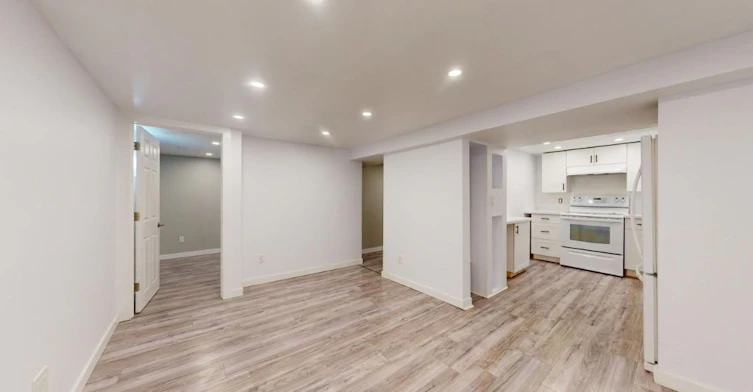 77 Glenburn Avenue, Toronto, ON, M4B 2X7 - 25