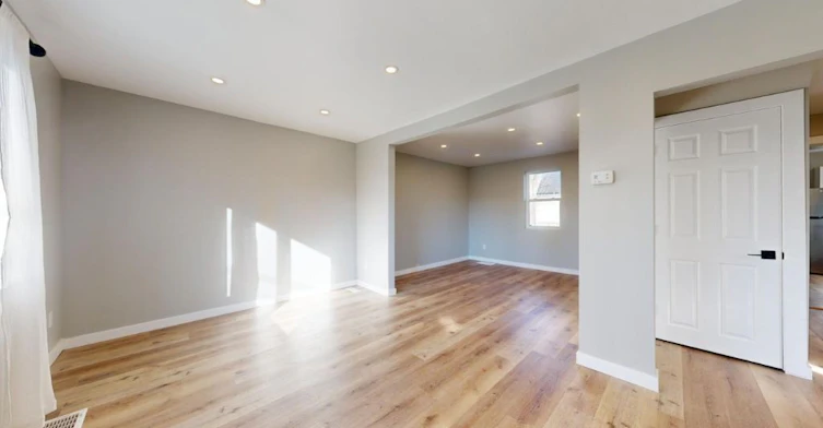 77 Glenburn Avenue, Toronto, ON, M4B 2X7 - 3