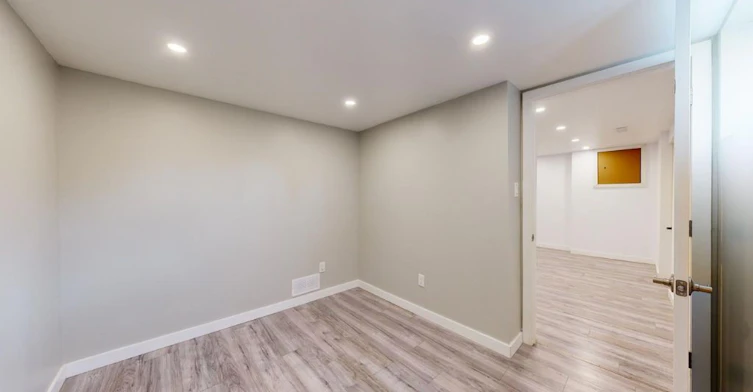 77 Glenburn Avenue, Toronto, ON, M4B 2X7 - 27