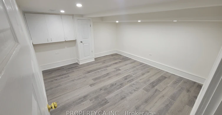 625 Rhodes Avenue, Toronto, ON, M4J 4X5 - 5