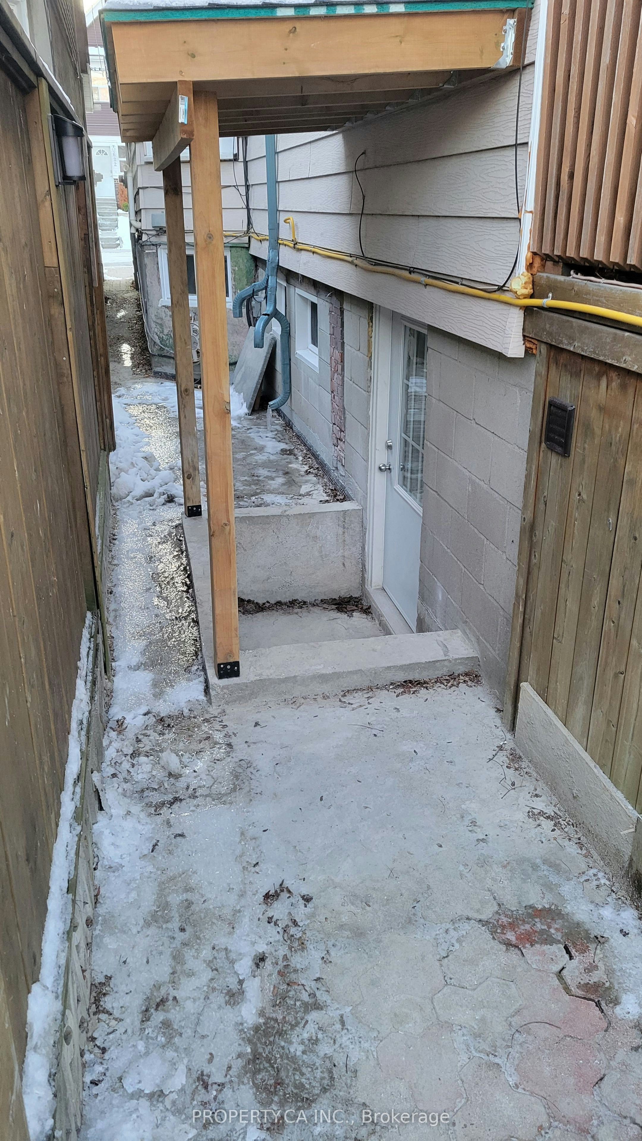 625 Rhodes Avenue, Toronto, ON, M4J 4X5 - 9