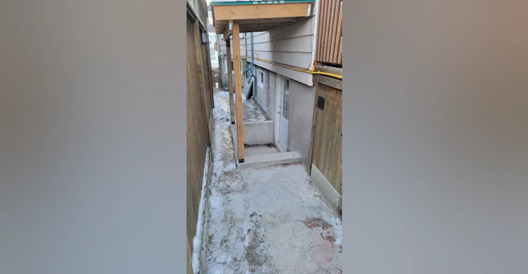625 Rhodes Avenue, Toronto, ON, M4J 4X5 - 9