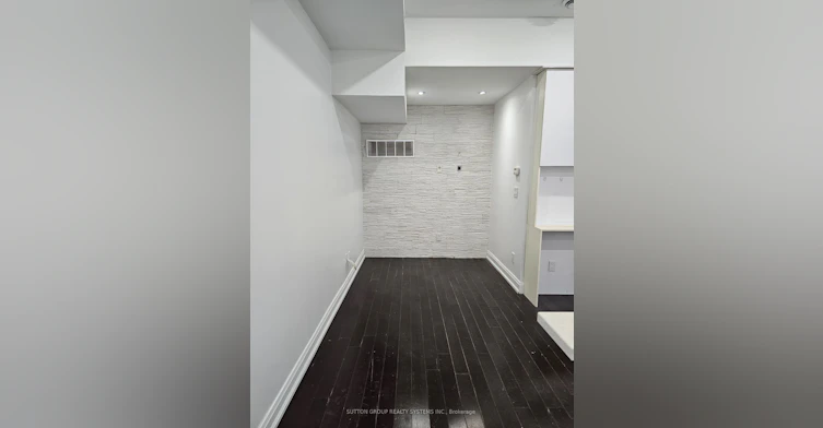 2-924 Danforth Avenue, Toronto, ON, M4J 1L9 - 7