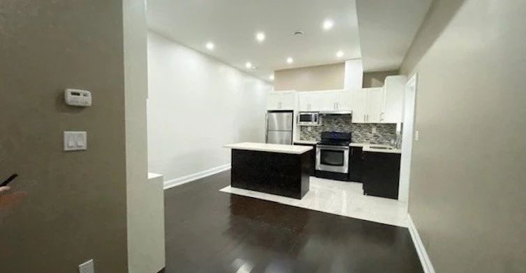 2-924 Danforth Avenue, Toronto, ON, M4J 1L9 - 4