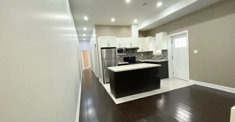 2-924 Danforth Avenue, Toronto, ON, M4J 1L9 - 3