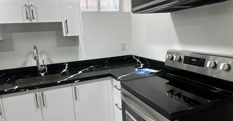 137B Chatham Avenue, Toronto, ON, M4J 1K8 - 7