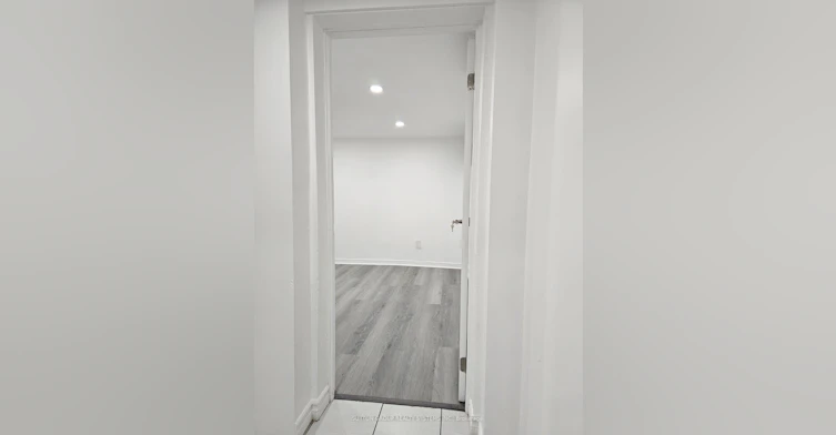 137B Chatham Avenue, Toronto, ON, M4J 1K8 - 11