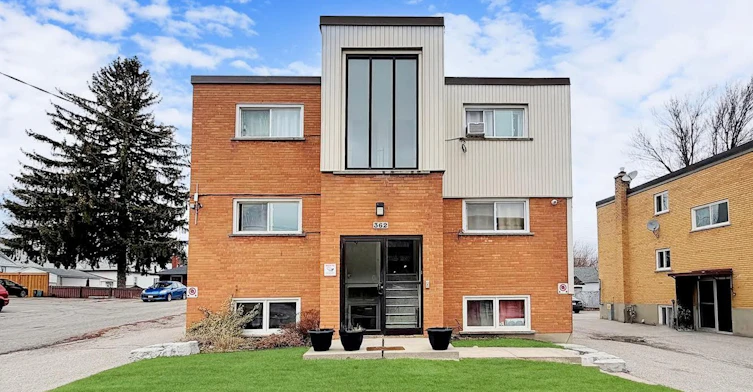 3-362 Elgin Court, Oshawa, ON, L1J 2P4