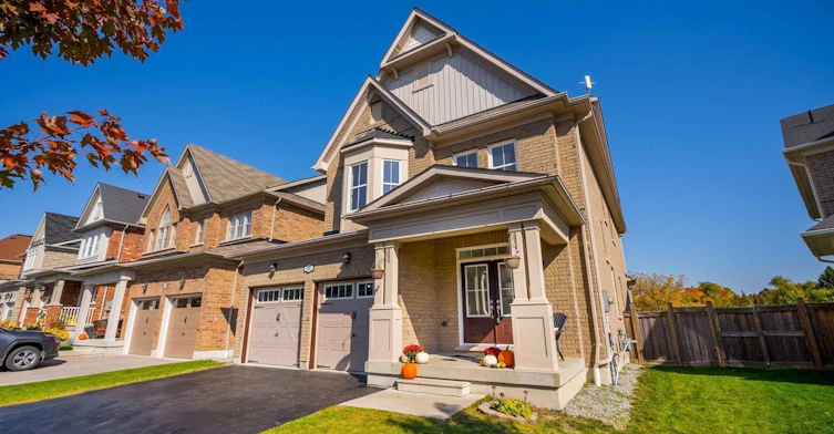 15 Burning Springs Place, Whitby, ON, L1M 0H1 - 4