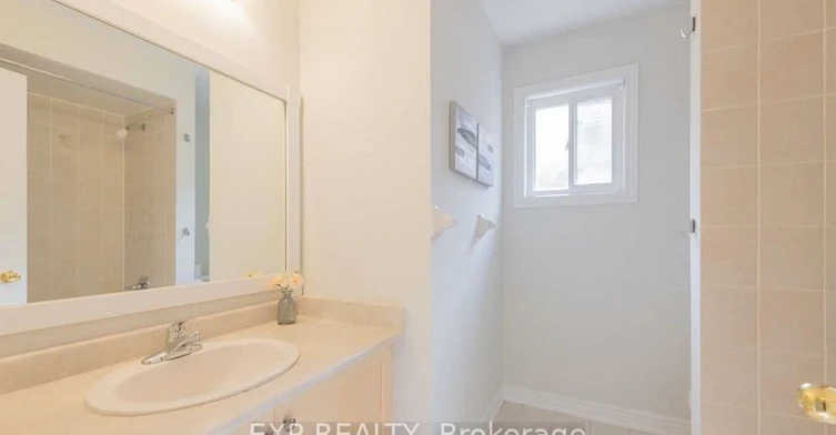 8 Rampart Crescent, Whitby, ON, L1P 1T5 - 20