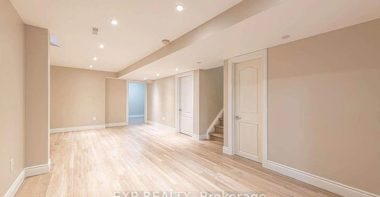 8 Rampart Crescent, Whitby, ON, L1P 1T5 - 23