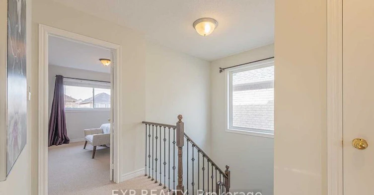 8 Rampart Crescent, Whitby, ON, L1P 1T5 - 12