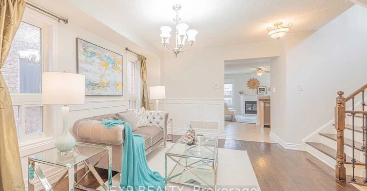 8 Rampart Crescent, Whitby, ON, L1P 1T5 - 3
