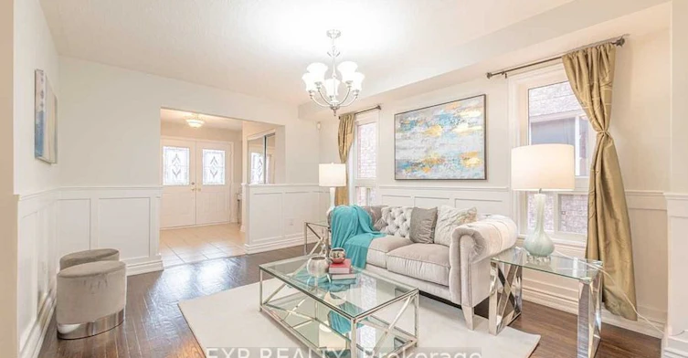 8 Rampart Crescent, Whitby, ON, L1P 1T5 - 4