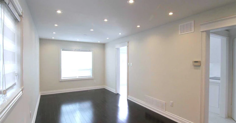 40 Alanbull Square, Toronto, ON, M1V 4M1 - 5