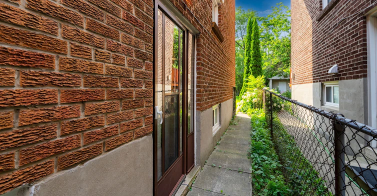 UPPER / 2ND-402 Kingston Road, Toronto, ON, M4L 1T9 - 5