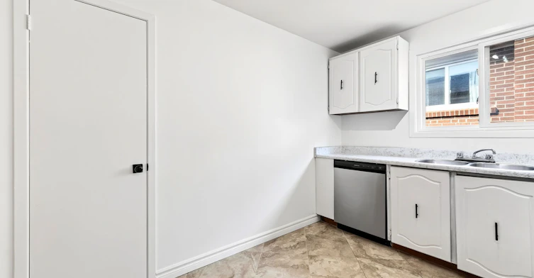 UPPER / 2ND-402 Kingston Road, Toronto, ON, M4L 1T9 - 19