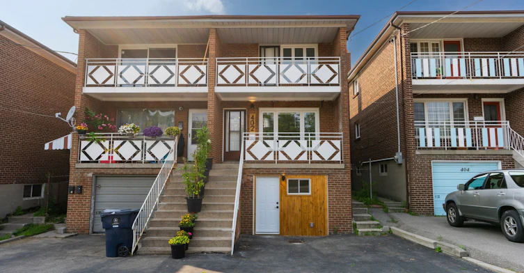 UPPER / 2ND-402 Kingston Road, Toronto, ON, M4L 1T9