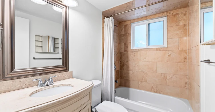 MAIN-402 Kingston Road, Toronto, ON, M4L 1T9 - 19