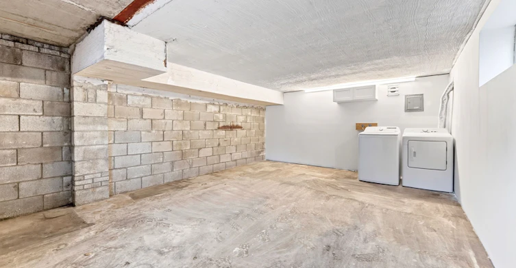 MAIN-402 Kingston Road, Toronto, ON, M4L 1T9 - 26