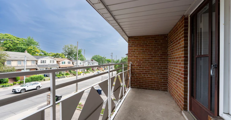 MAIN-402 Kingston Road, Toronto, ON, M4L 1T9 - 23