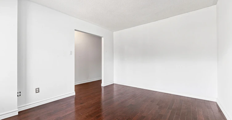 MAIN-402 Kingston Road, Toronto, ON, M4L 1T9 - 10