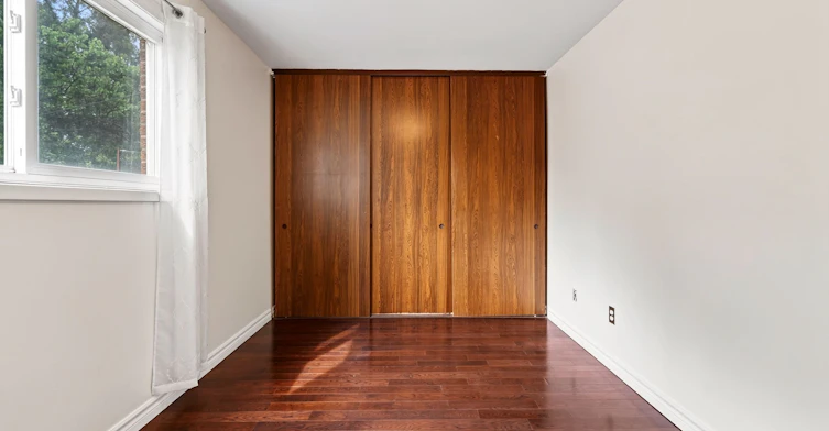 MAIN-402 Kingston Road, Toronto, ON, M4L 1T9 - 21