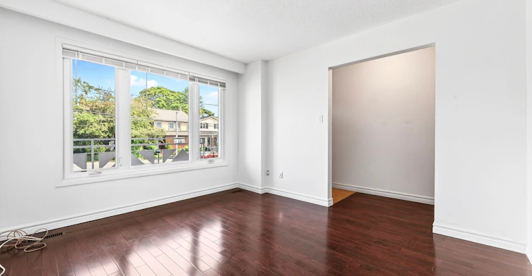 MAIN-402 Kingston Road, Toronto, ON, M4L 1T9 - 12