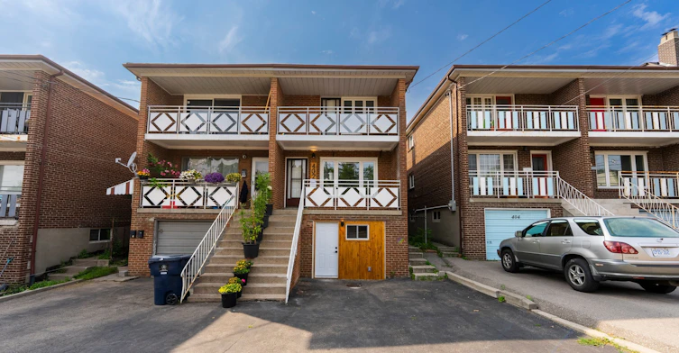MAIN-402 Kingston Road, Toronto, ON, M4L 1T9 - 4