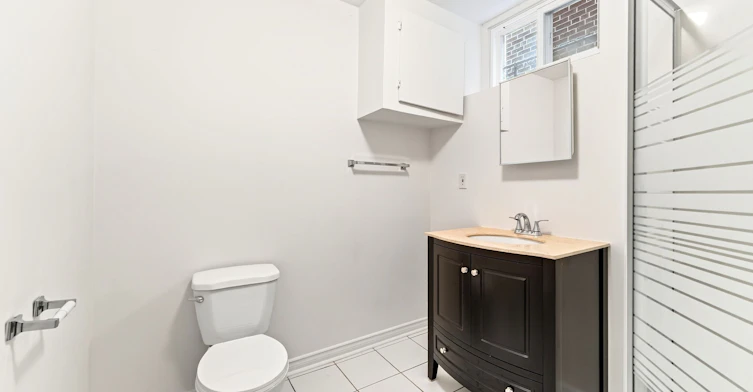 LOWER / BSMT-402 Kingston Road, Toronto, ON, M4L 1T9 - 14