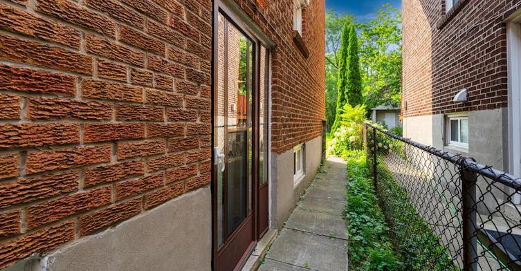 LOWER / BSMT-402 Kingston Road, Toronto, ON, M4L 1T9 - 15
