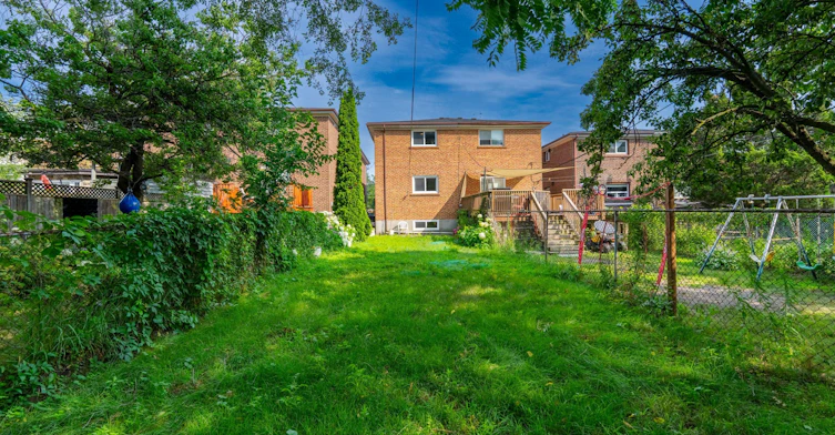 LOWER / BSMT-402 Kingston Road, Toronto, ON, M4L 1T9 - 18