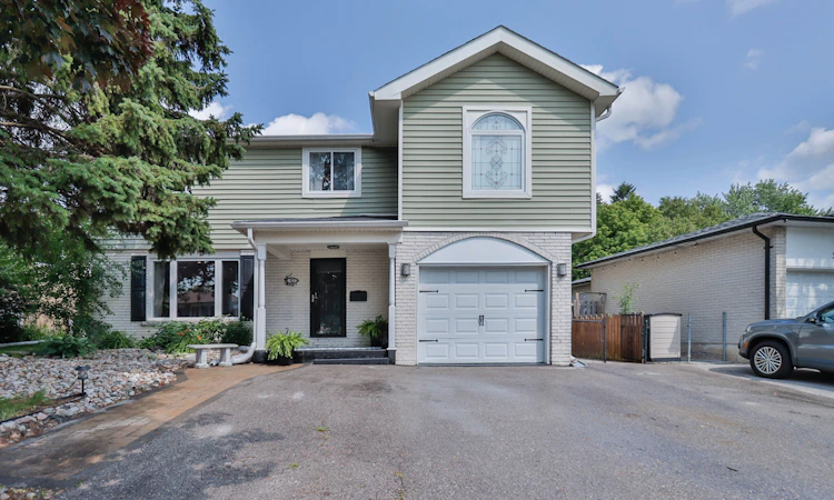 32 Harland Crescent