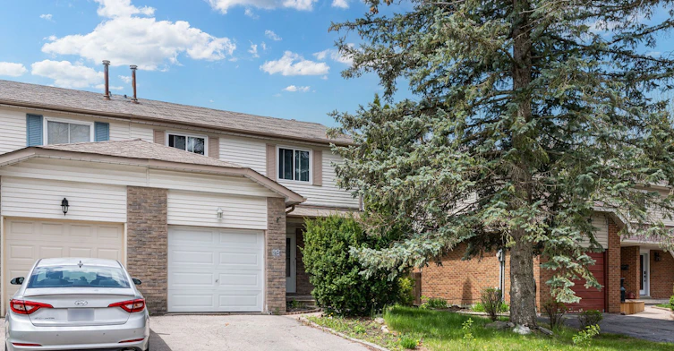 18 Goodfellow Street, Whitby, ON, L1P 1C4 - 2