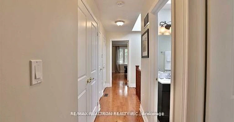 Upper-1339 Woodbine Avenue, Toronto, ON, M4C 4G3 - 18