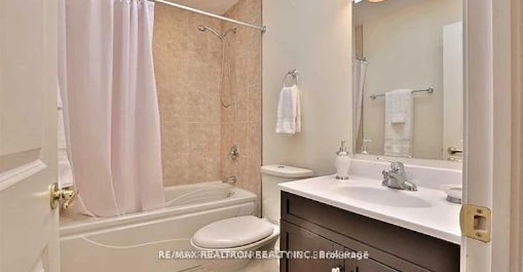 Upper-1339 Woodbine Avenue, Toronto, ON, M4C 4G3 - 17