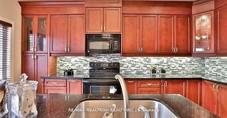 Upper-1339 Woodbine Avenue, Toronto, ON, M4C 4G3 - 7