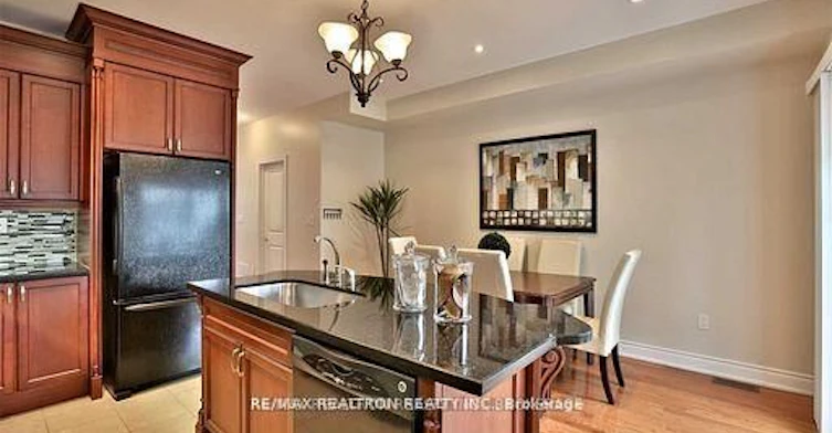 Upper-1339 Woodbine Avenue, Toronto, ON, M4C 4G3 - 8