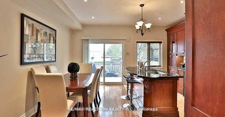 Upper-1339 Woodbine Avenue, Toronto, ON, M4C 4G3 - 11