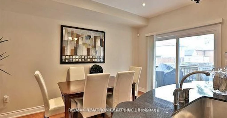 Upper-1339 Woodbine Avenue, Toronto, ON, M4C 4G3 - 10