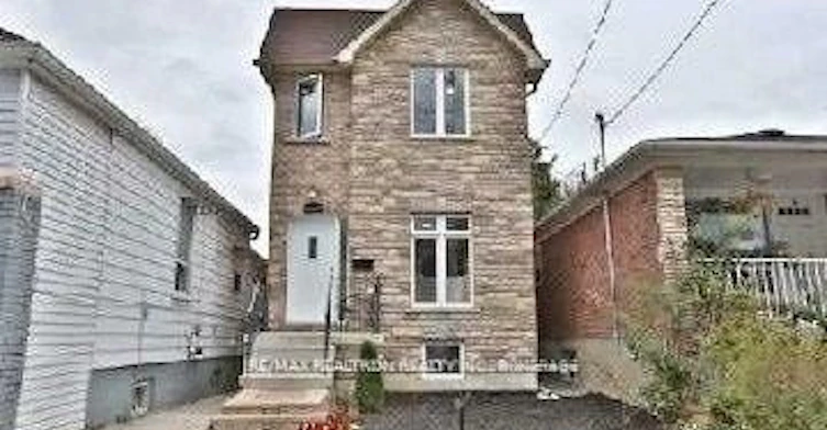 Upper-1339 Woodbine Avenue, Toronto, ON, M4C 4G3 - 24