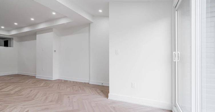 1-861 O'connor Drive, Toronto, ON, M4B 2S7 - 3